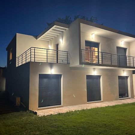 Villa Lena Сент-Женевьев-де-Буа Экстерьер фото