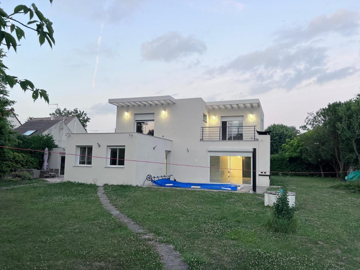 Villa Lena Сент-Женевьев-де-Буа Экстерьер фото